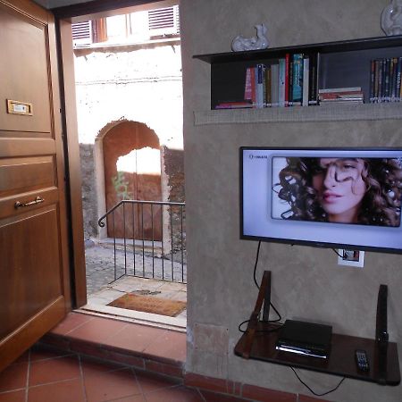 Alloggio Turistico Rizzuto - Centro Storico Bracciano  Esterno foto